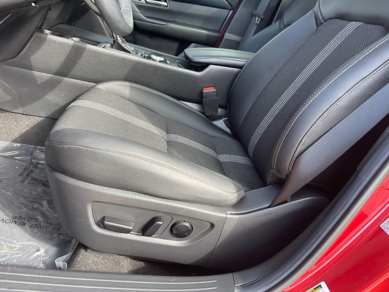 Mazda CX-50 Vehicle Image 17