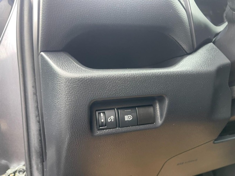 Toyota RAV4 Vehicle Image 19