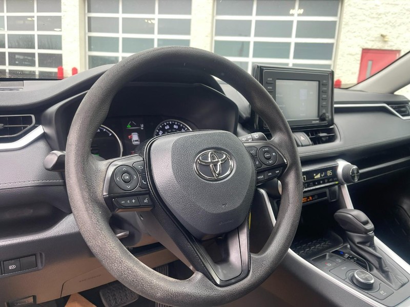 Toyota RAV4 Vehicle Image 20