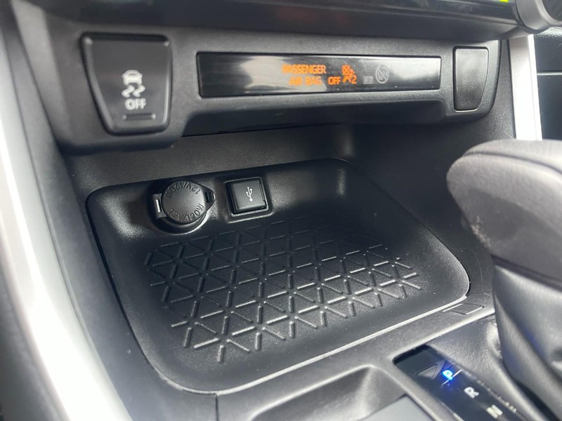 Toyota RAV4 Vehicle Image 25