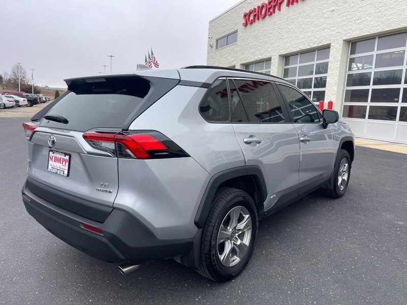 Toyota RAV4 Vehicle Image 03