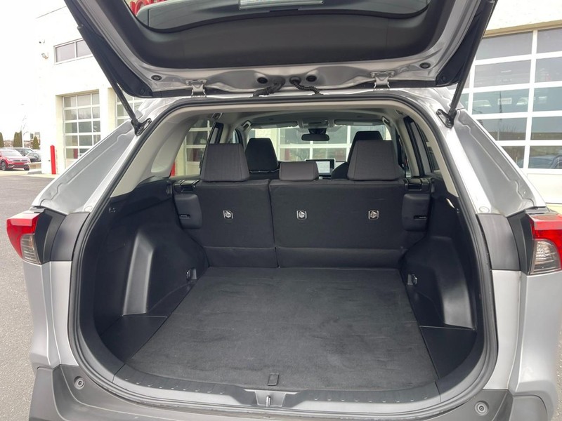 Toyota RAV4 Vehicle Image 15