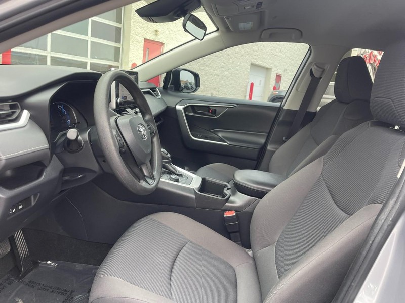 Toyota RAV4 Vehicle Image 18