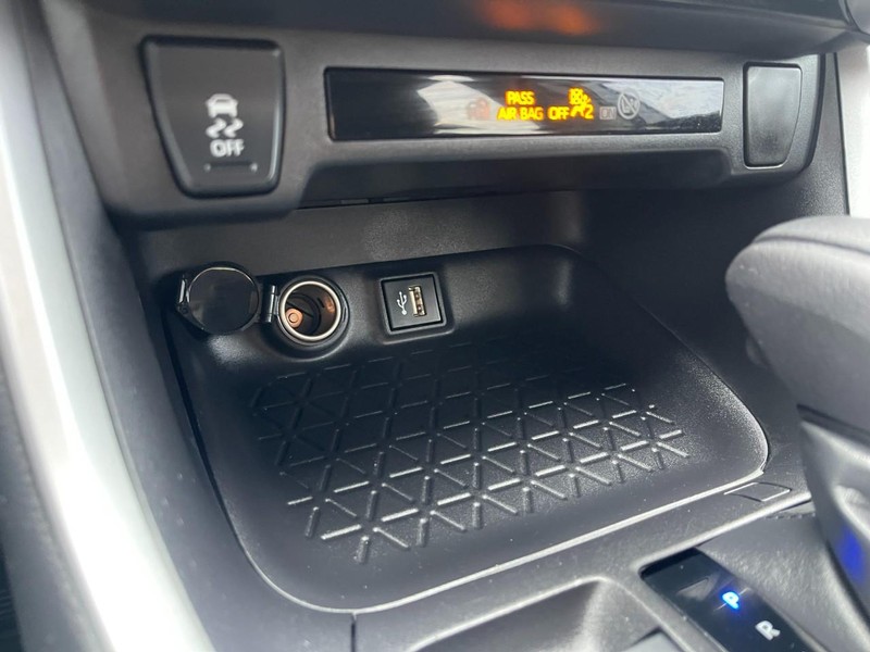 Toyota RAV4 Vehicle Image 28