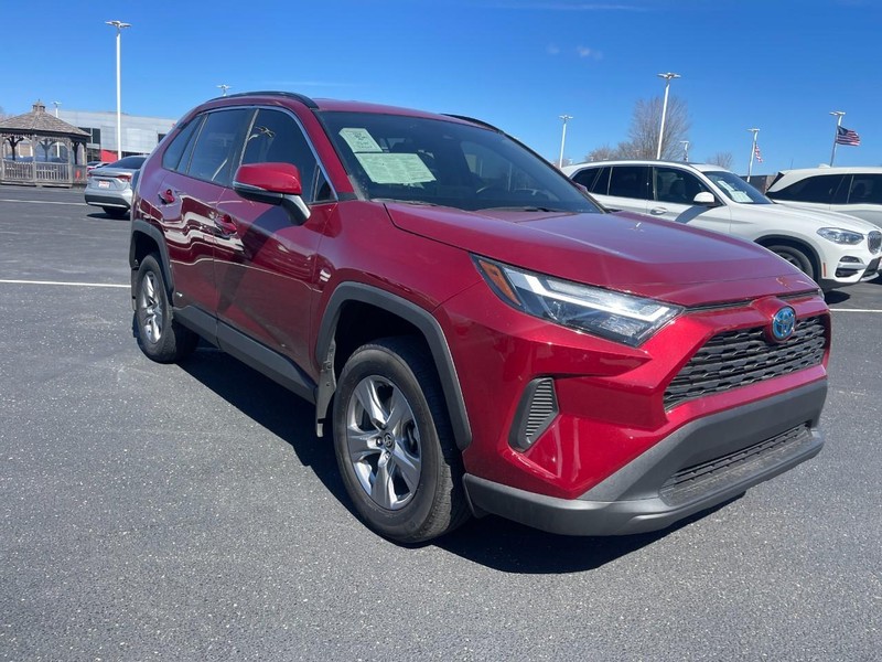 Toyota RAV4 Vehicle Image 02