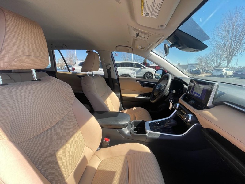 Toyota RAV4 Vehicle Image 05