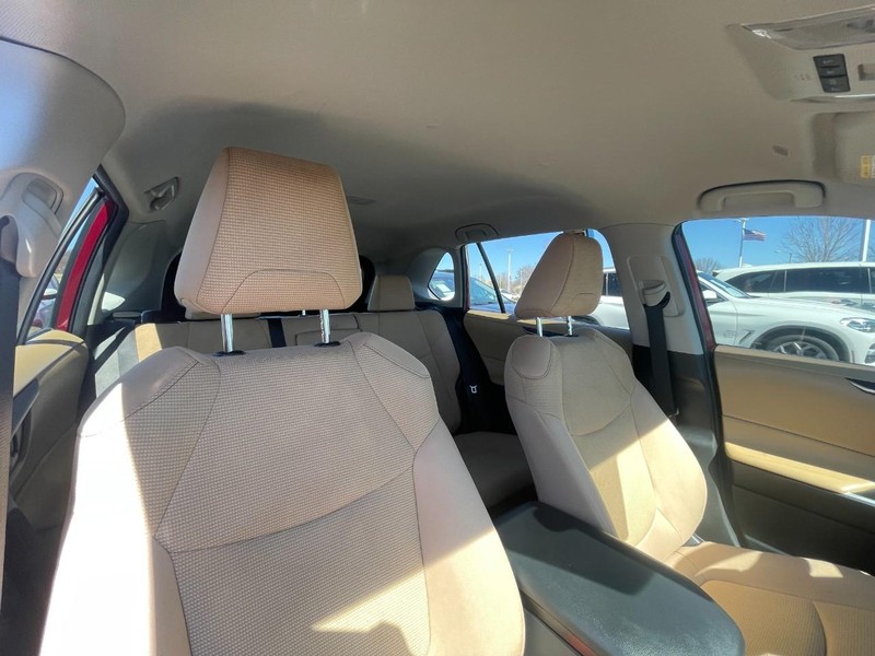 Toyota RAV4 Vehicle Image 06