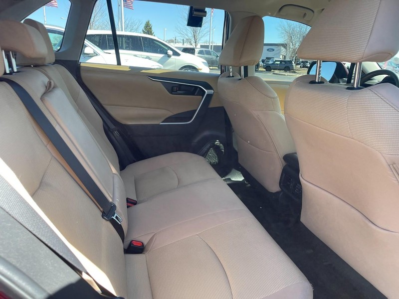 Toyota RAV4 Vehicle Image 08