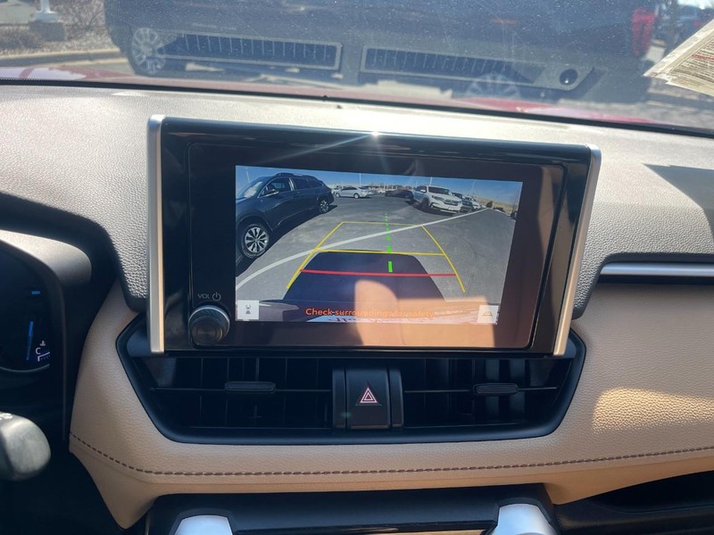 Toyota RAV4 Vehicle Image 19