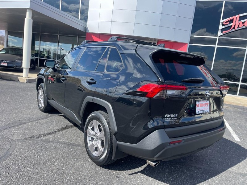 Toyota RAV4 Vehicle Image 04