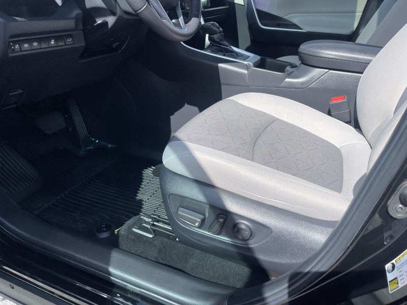 Toyota RAV4 Vehicle Image 17