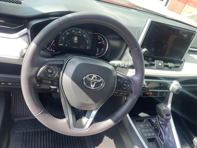 Toyota RAV4 Vehicle Image 19