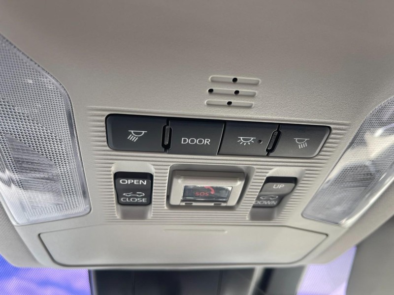 Toyota RAV4 Vehicle Image 25