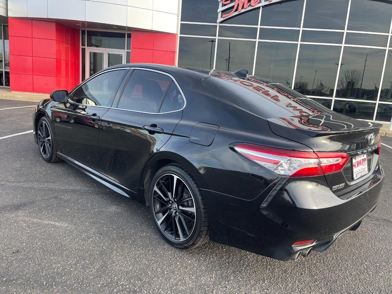 Toyota Camry Vehicle Image 04