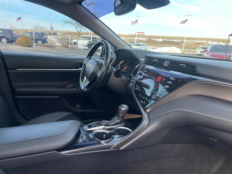 Toyota Camry Vehicle Image 06