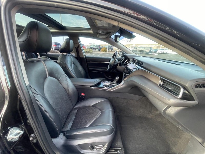 Toyota Camry Vehicle Image 08