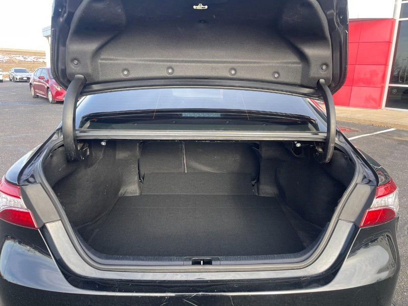 Toyota Camry Vehicle Image 12