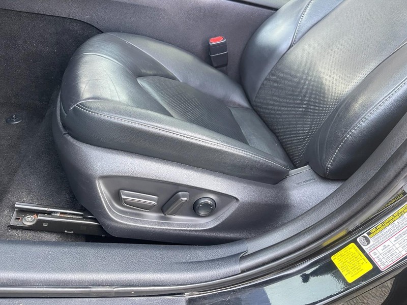 Toyota Camry Vehicle Image 15