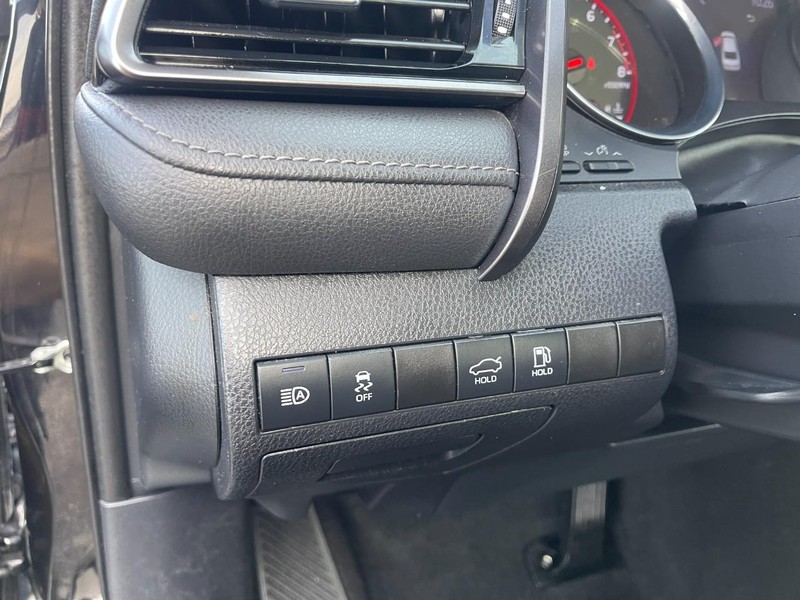 Toyota Camry Vehicle Image 17