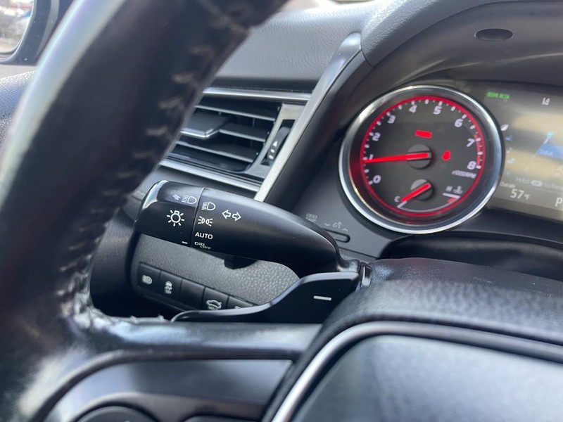 Toyota Camry Vehicle Image 21