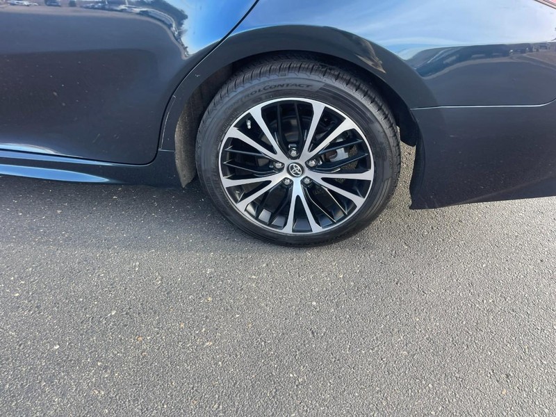 Toyota Camry Vehicle Image 05