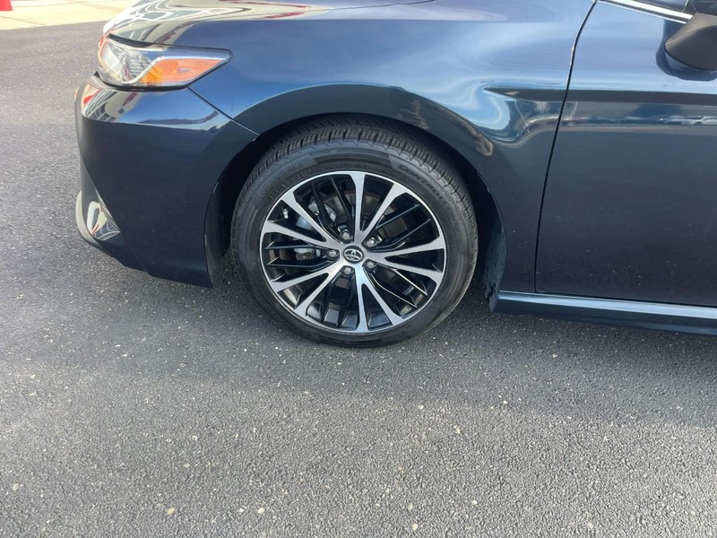 Toyota Camry Vehicle Image 06