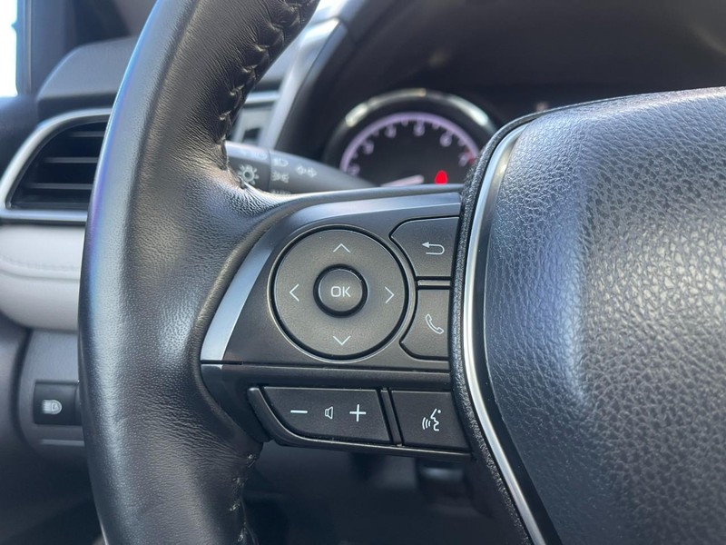 Toyota Camry Vehicle Image 23