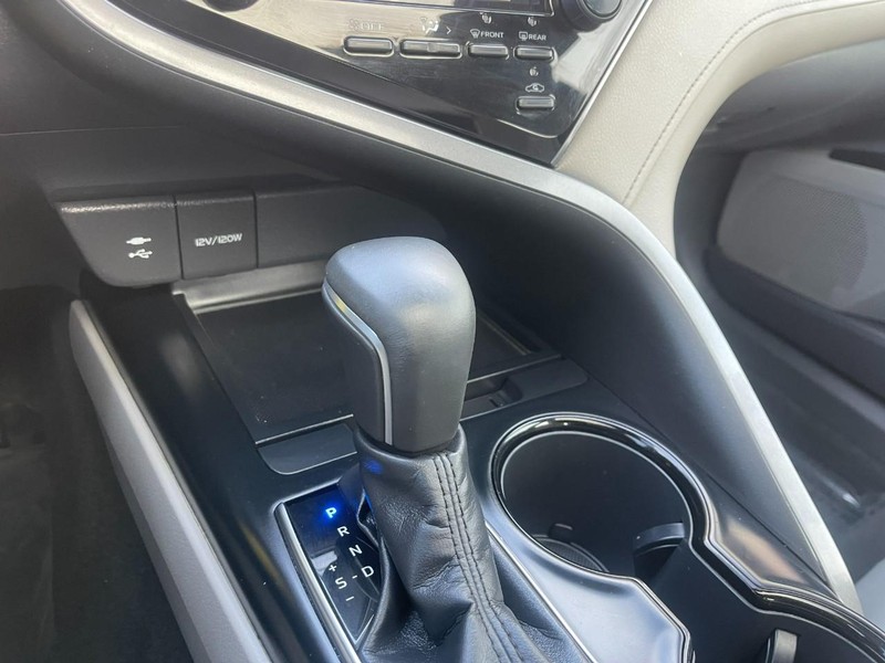 Toyota Camry Vehicle Image 28