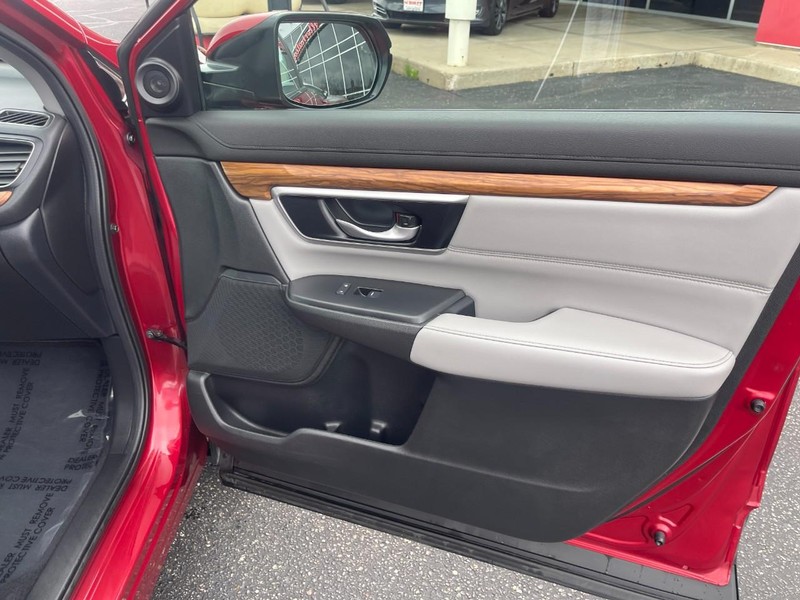 Honda CR-V Hybrid Vehicle Image 12