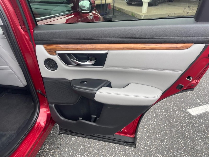 Honda CR-V Hybrid Vehicle Image 15