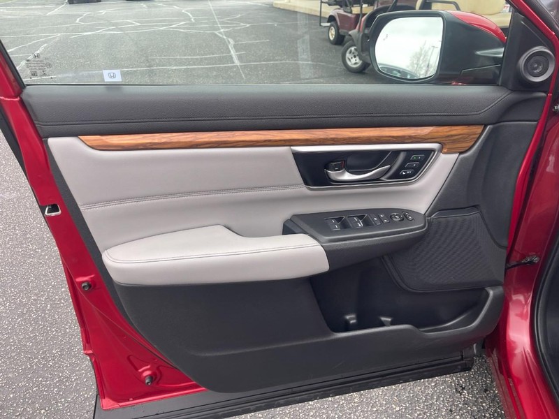 Honda CR-V Hybrid Vehicle Image 22