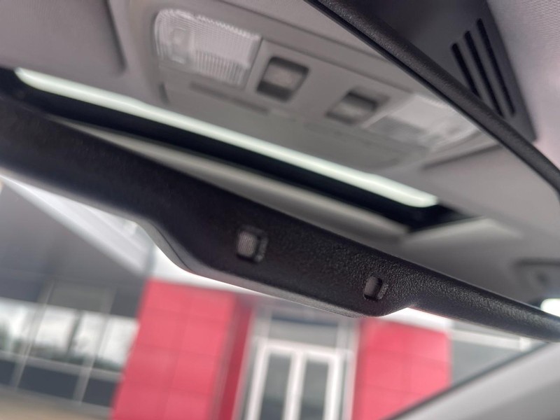 Honda CR-V Hybrid Vehicle Image 37