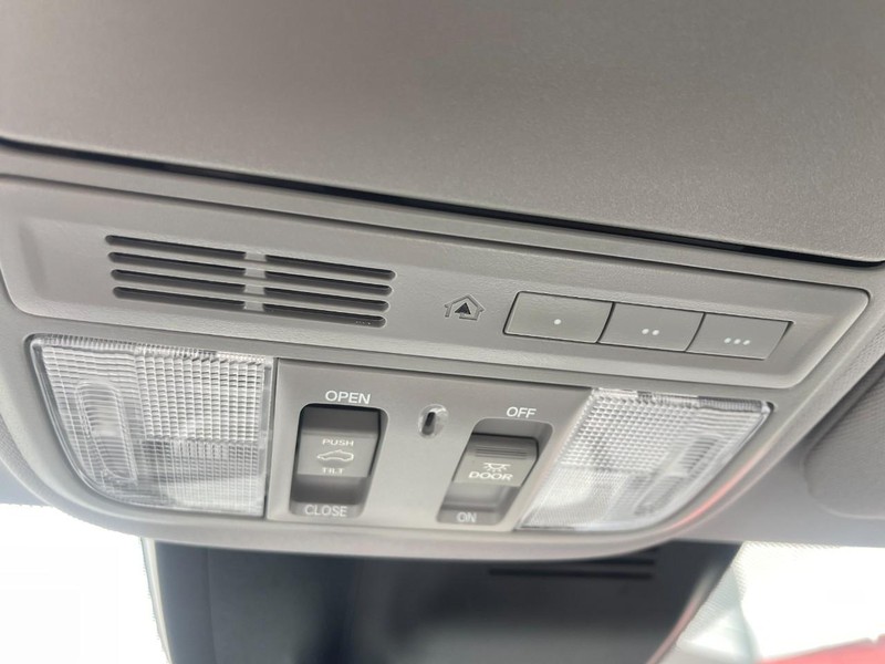 Honda CR-V Hybrid Vehicle Image 38