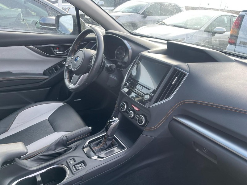 Subaru Crosstrek Vehicle Image 02