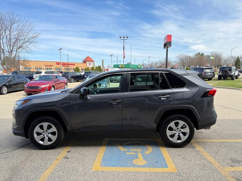 Toyota RAV4 Vehicle Image 08