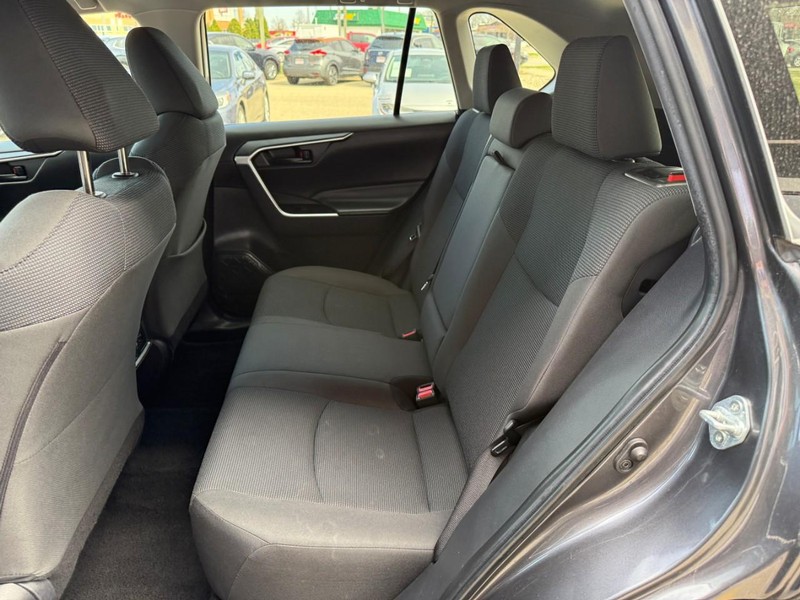 Toyota RAV4 Vehicle Image 11