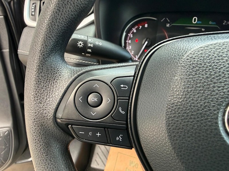 Toyota RAV4 Vehicle Image 21