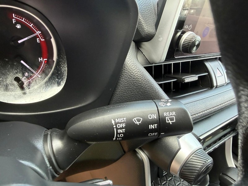 Toyota RAV4 Vehicle Image 22