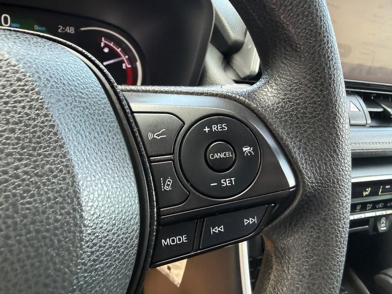 Toyota RAV4 Vehicle Image 23