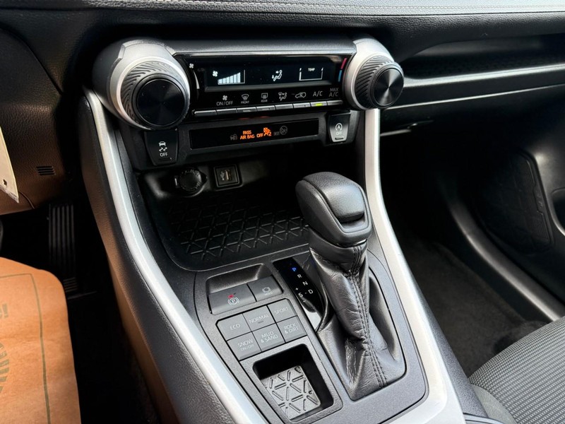 Toyota RAV4 Vehicle Image 27