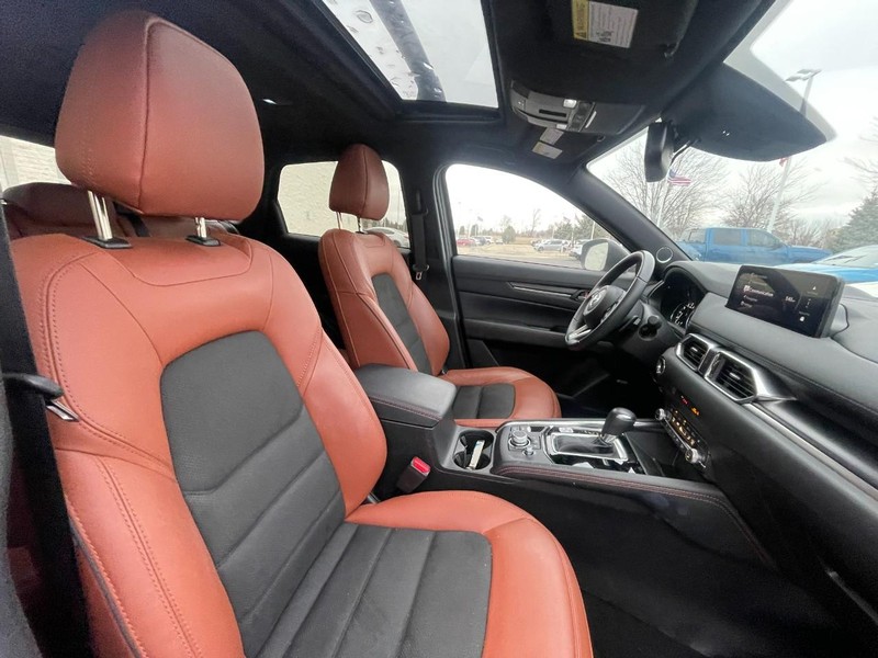 Mazda CX-5 Vehicle Image 03