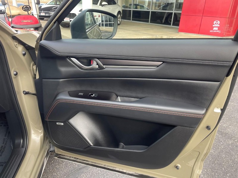 Mazda CX-5 Vehicle Image 12