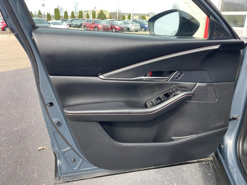 Mazda CX-30 Vehicle Image 18