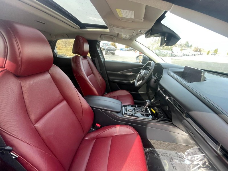 Mazda CX-30 Vehicle Image 11