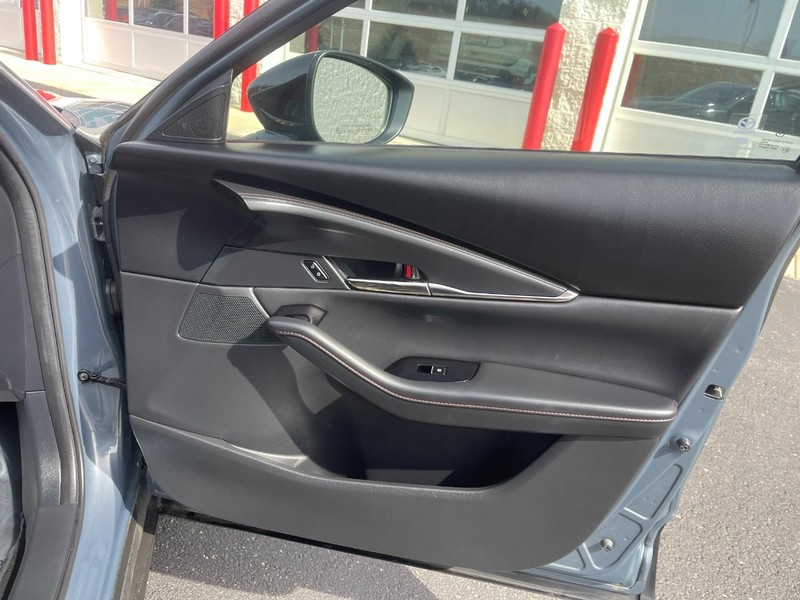 Mazda CX-30 Vehicle Image 12
