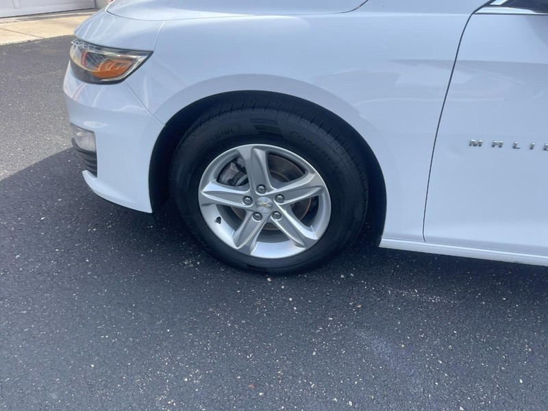 Chevrolet Malibu Vehicle Image 06