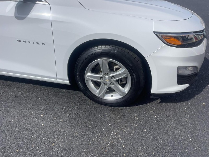 Chevrolet Malibu Vehicle Image 07