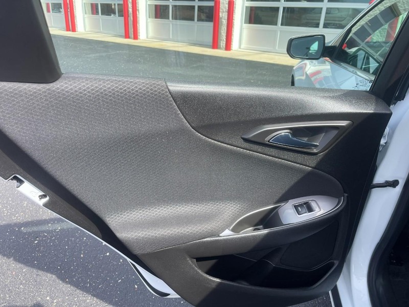 Chevrolet Malibu Vehicle Image 16