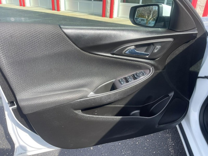 Chevrolet Malibu Vehicle Image 19