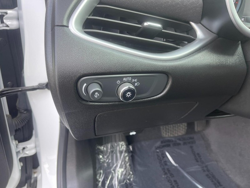 Chevrolet Malibu Vehicle Image 20